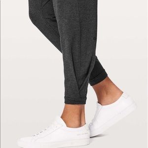 Lululemon Twisted & Tucked Pant 25”